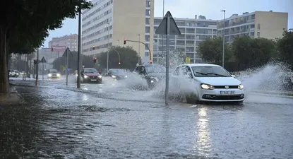 Calles y carreteras anegadas en toda España.