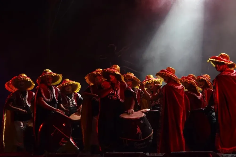 Los conjuntos están concretando sus primeras presentaciones de la zafra carnavalera.