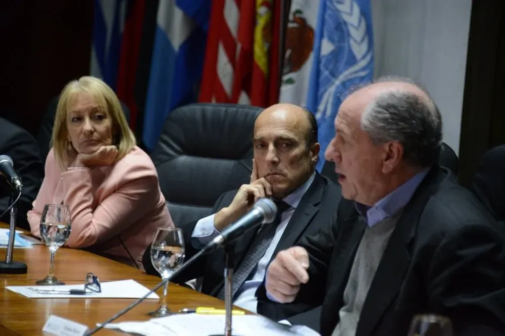 Carolina Cosse, Daniel Martínez y Ernesto Murro