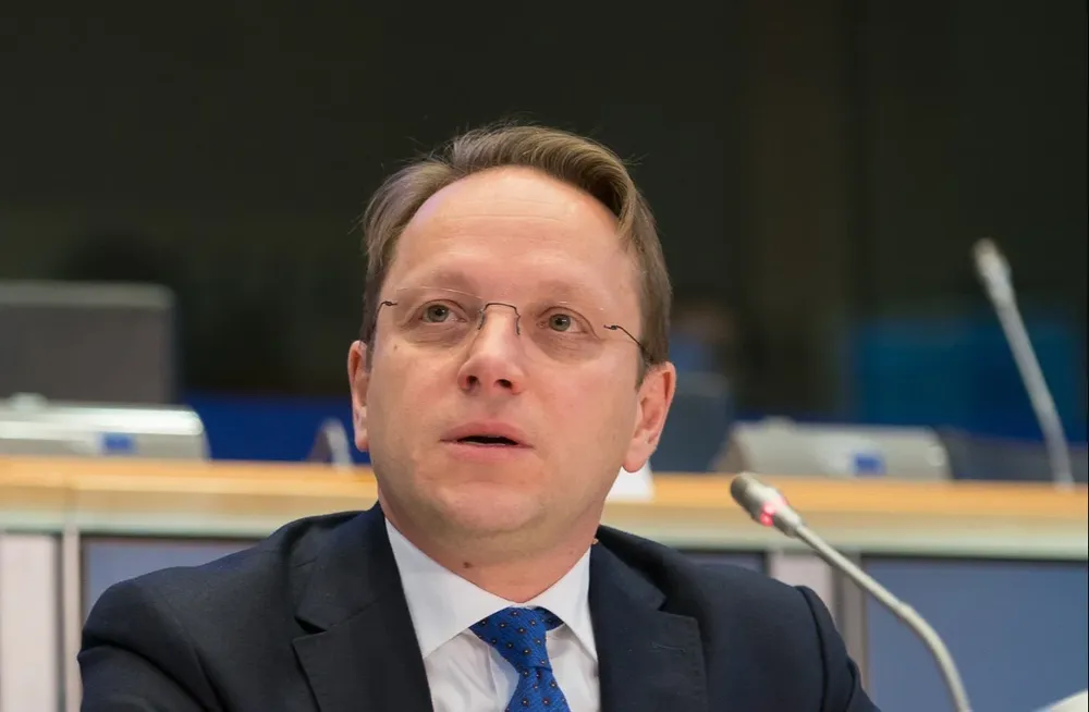 El comisario europeo de Vecindad y Ampliación, Oliver Varhelyi, había anunciado el corte inmediato de la ayuda financiera a Palestina.