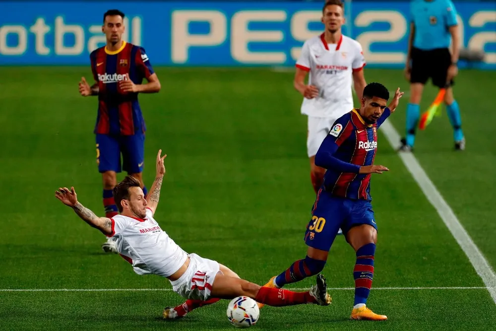 Contra su excompañero, Ivan Rakitic Contra su excompañero, Ivan Rakitic