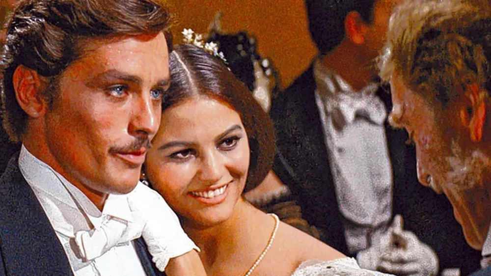 Claudia Cardinale junto a Alain Delon en una escena de "El Gatopardo".
