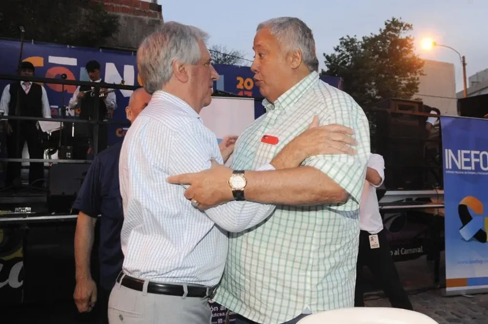 Tabaré Vázquez y Enrique Espert durante el acto de lanzamiento de los Rondamomo.