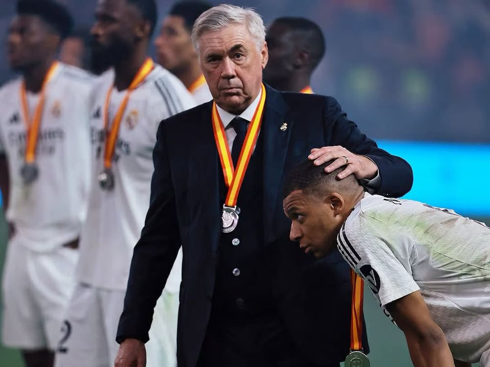 Carlo Ancelotti y Kylian Mbapp&eacute;.
