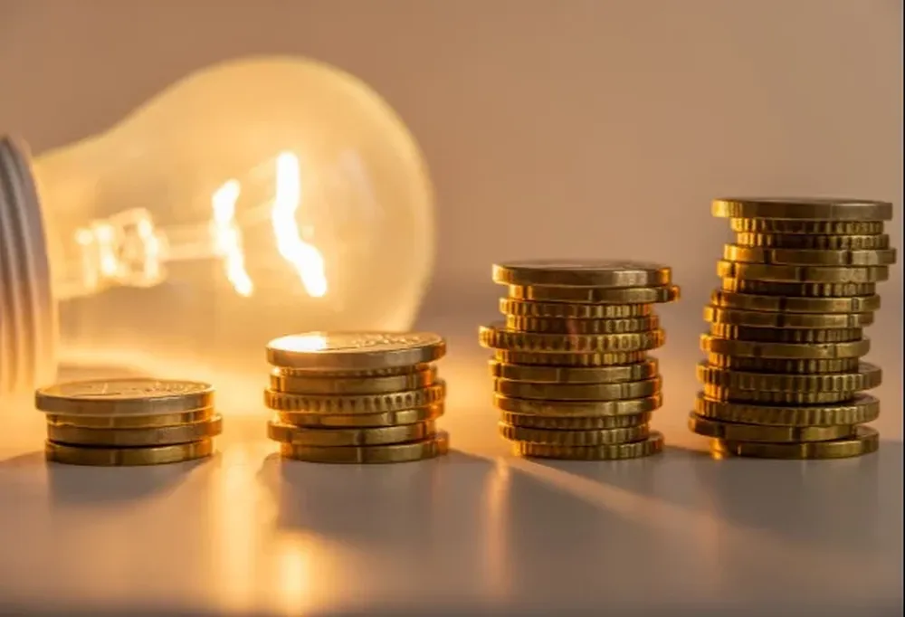 El precio de la luz cae este sábado.