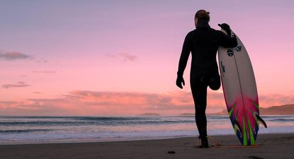 Llywelyn Williams es un surfista profesional.