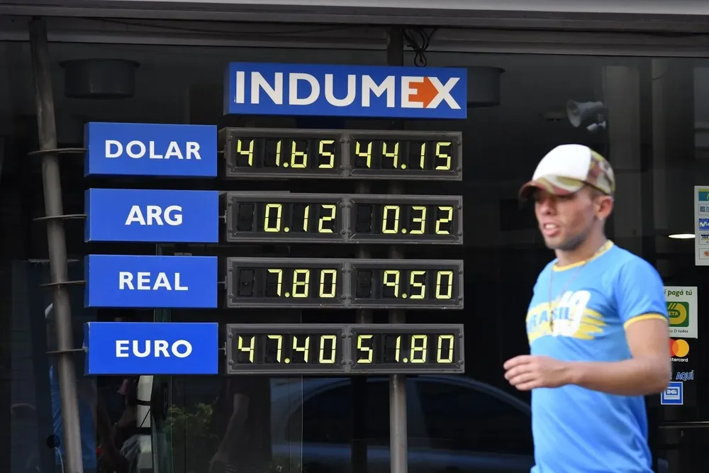 El dólar mayorista cerró el viernes levemente por encima de $ 43 en el promedio de las transacciones.