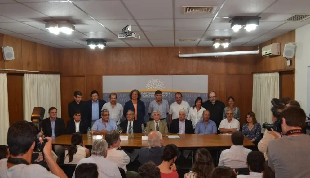 Tabaré Aguerre presentó a sus colaboradores