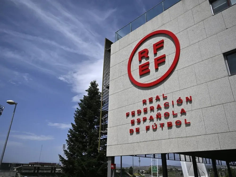 La FIFA y la UEFA apoyan a la RFEF.