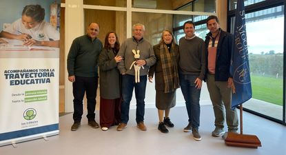 Gabriel González, Lucía y Edgardio Manzitti, Mabel Mazzini, Nicolás Manzitti y James Whitelaw.