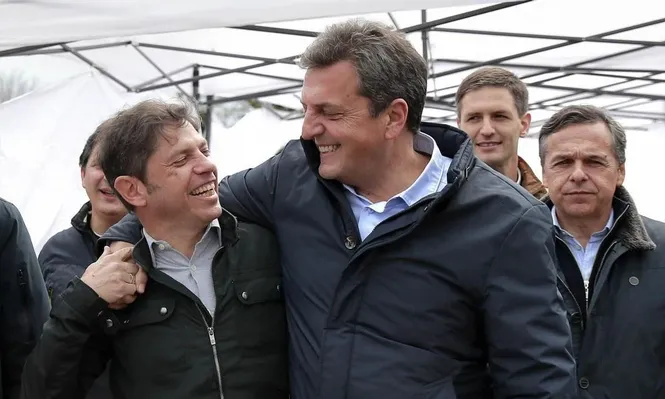 Massa y Kicillof llegaron al búnker de Chacarita.