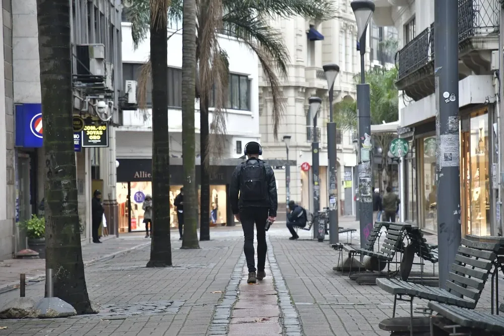 El Instituto Uruguayo de Meteorología (Inumet) emitió una advertencia por una ola de frío, que comenzó a regir este domingo