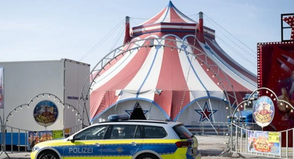 Muere una acróbata española en un circo alemán durante una función al caer desde un trapecio.