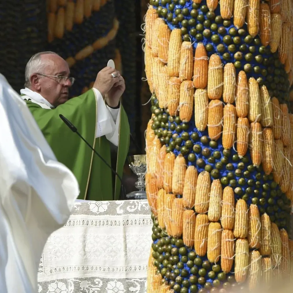 El papa dio una misa ante un millón de personas