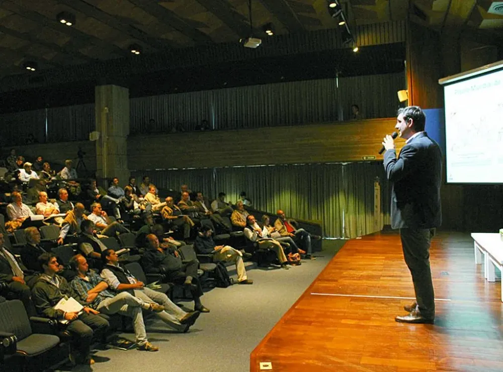 Bagnato durante su exposición en la jornada de Fucrea