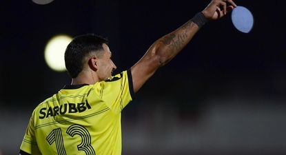 Eduardo Darias celebra su gol a Boston River