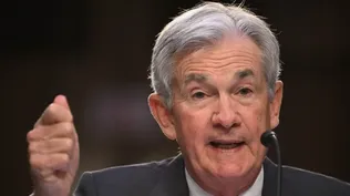 Powell advierte que tasas de la Fed podrían subir más de lo previsto