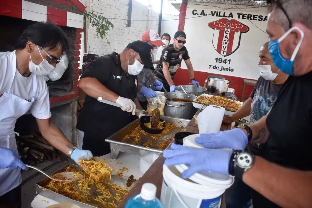 El Mides está estudiando si renovar el contrato de servicio a la ollas populares