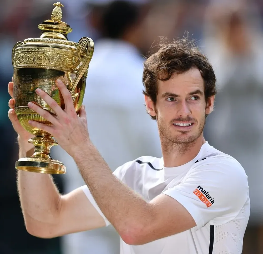 Andy Murray con el trofeo más preciado