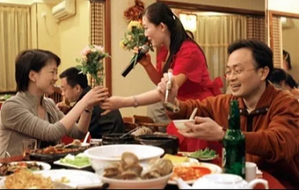 Los menús de estos restaurantes “comunistas” ofrecen exquisiteces típicas como la sopa fría de tallarines o los panqueques de kimchi.