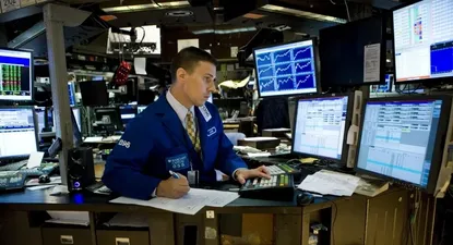 Wall Street cierra al alza a la espera del debate presidencial en EEUU y el nuevo dato de inflación