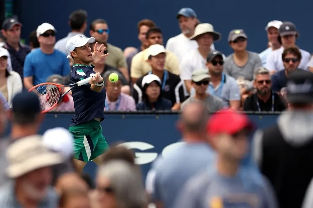 Peque Schwartzman cae en su debut en el Abierto de EEUU