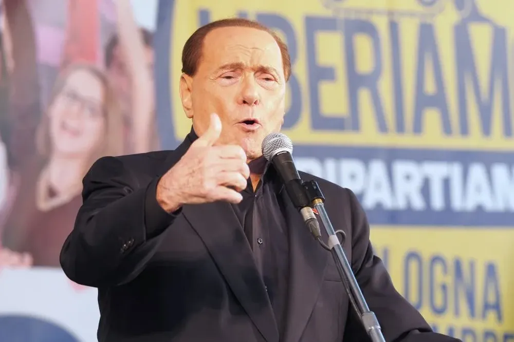 El exprimer ministro Berlusconi descalifica a la actual primera ministra Meloni