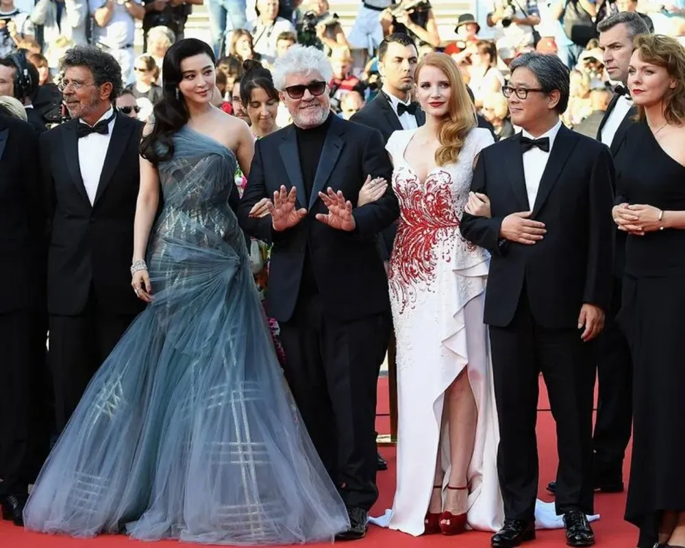 Parte del jurado de Cannes en la alfombra roja el día de la premiación