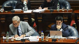 Colorados presentan proyecto para regular esencialidad y huelgas: preaviso de siete días y posibilidad de votación secreta