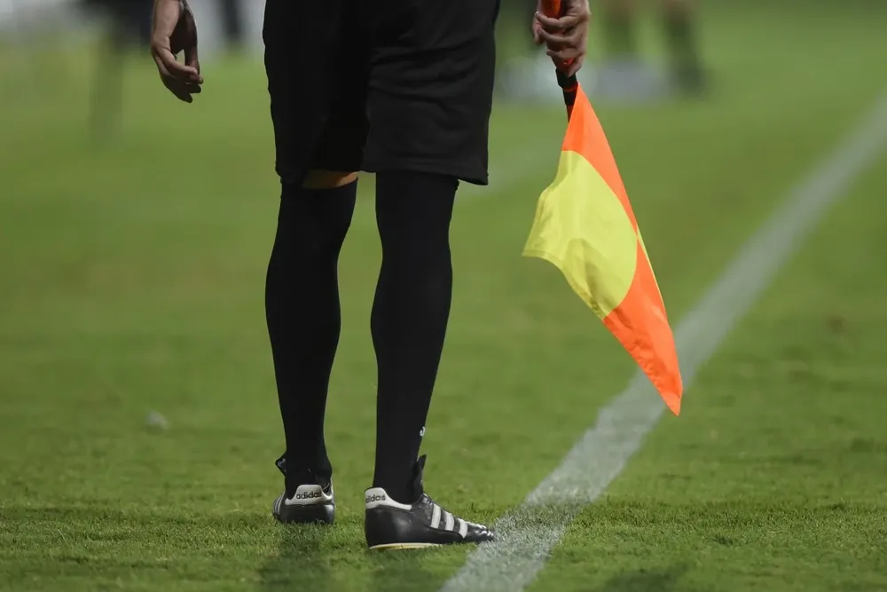 El arbitraje uruguayo paró el fútbol entre amenazas y agresiones