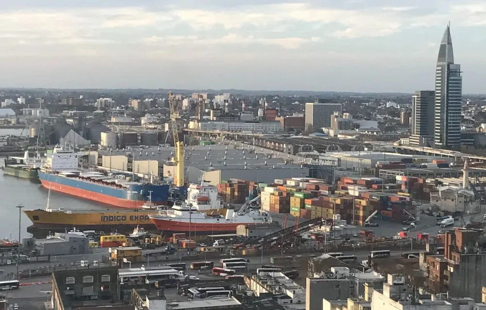 Puerto de Montevideo.