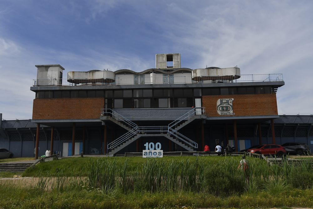 Fachada del Estadio Luis Tróccoli Fachada del Estadio Luis Tróccoli