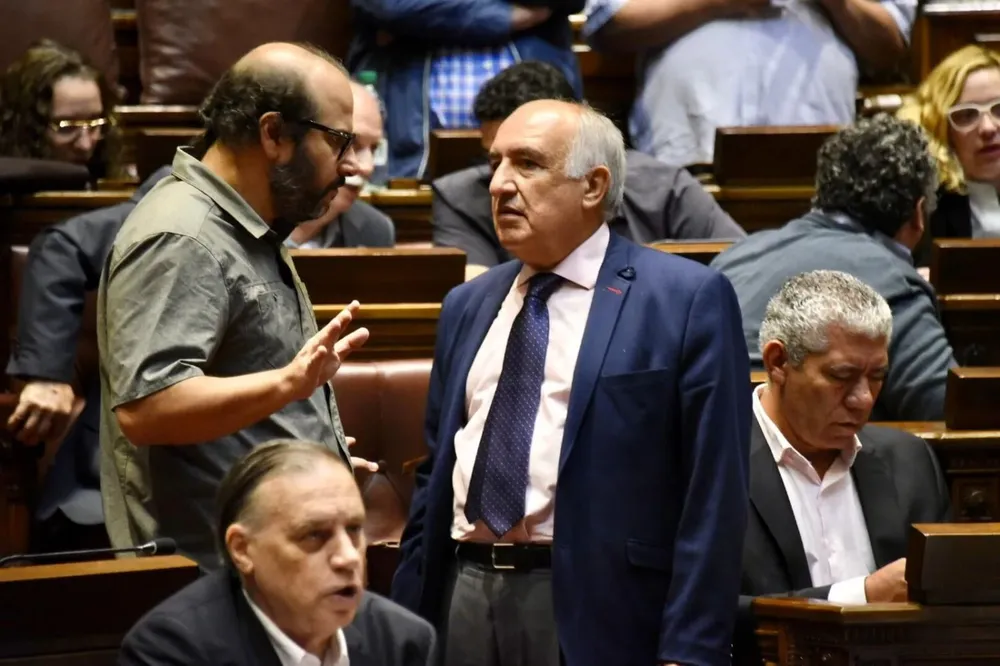 Sebastián Valdomir (diputado del Frente Amplio) y Guillermo Domenech (senador de Cabildo Abierto)