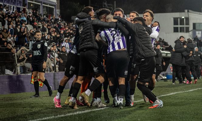 El festejo de Fénix tras el gol en contra que le dio el Torneo Competencia