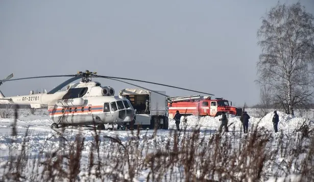 Investigaciones sobre la caída de un avión en Moscú se dificultan por la intensa nieve