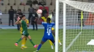 El gol de Al Taawon en la hora en la Liga de Arabia Saudita fue anulado por el VAR por una jugada insólita