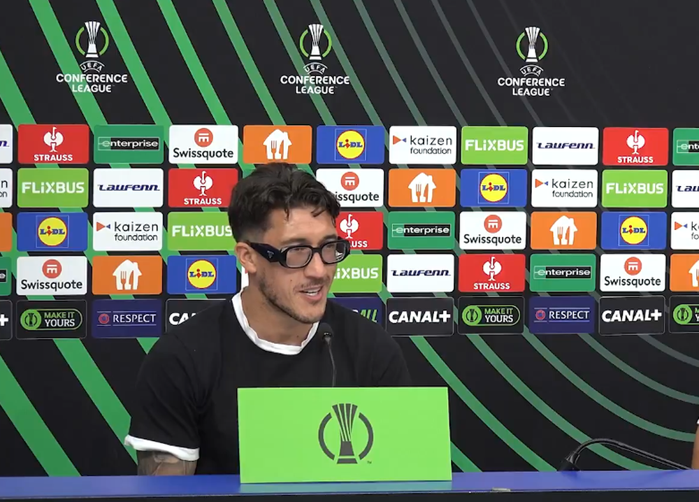 Alfonso Pacha Espino en la previa de las semifinales de la Liga Conferencia de la UEFA