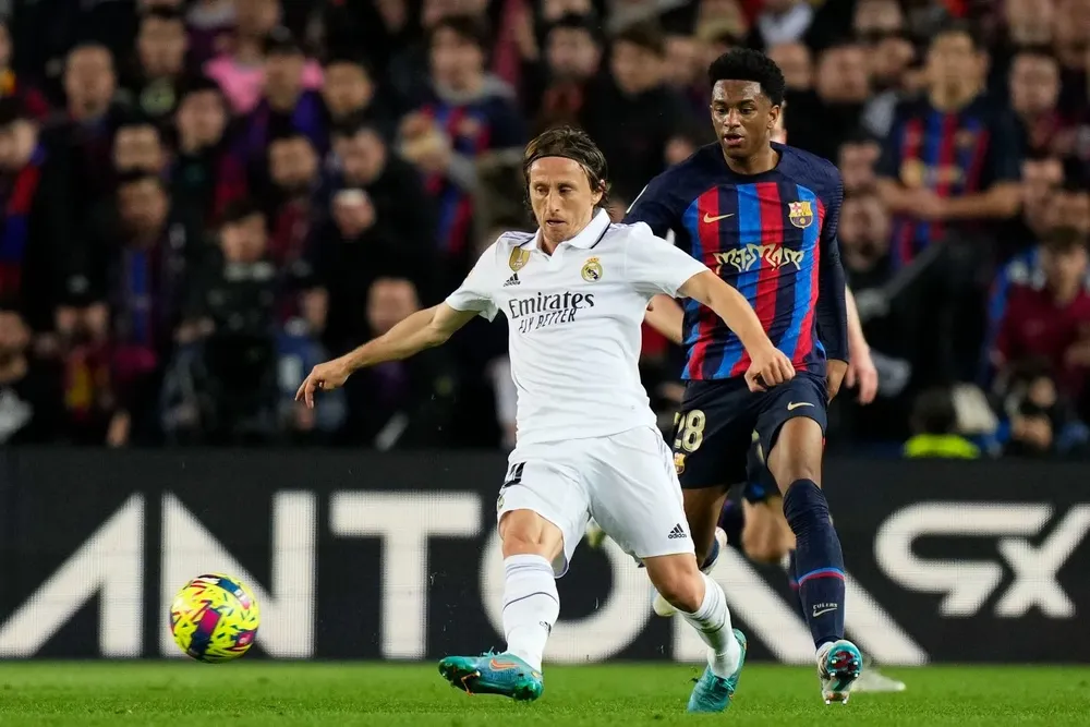 Luka Modric y Alex Balde