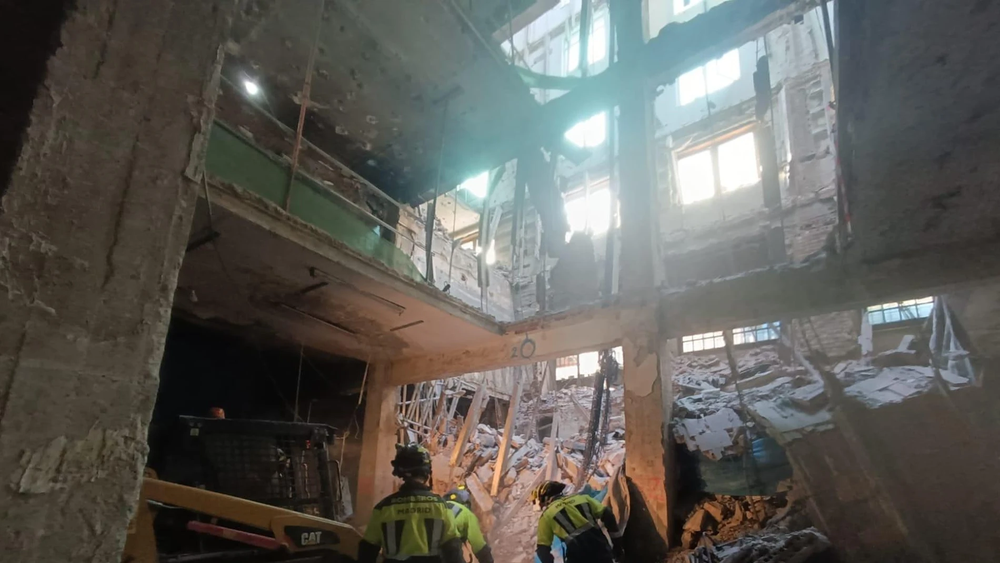 El edificio de la calle Hileras 4, reducido a escombros.
