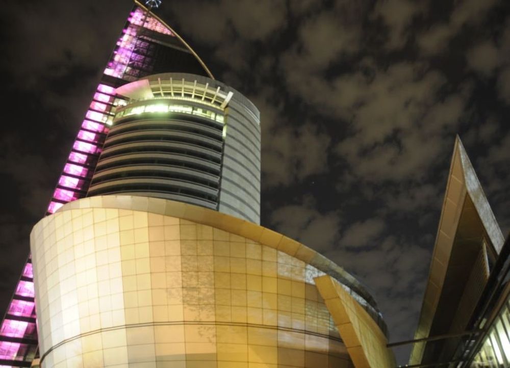 Octubre es el mes de la prevención del cáncer de mama, por lo que Antel iluminó la Torre de las Telecomunicaciones de rosado el viernes 5