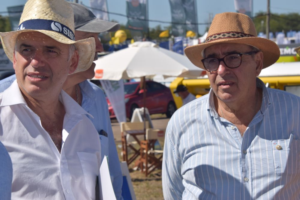 Expoactiva 2026: el presidente Yamandú Orsi y el ministro Alfredo Fratti durante su recorrida, que se desarrolló durante varias horas, por el predio de exposiciones.