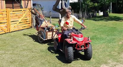 Jugó con Cruyff en el Barcelona, Kubala lo citó a la selección española, fue campeón del mundo con Nacional y hoy corta el pasto en San Luis; la vida de Alfredo Amarillo