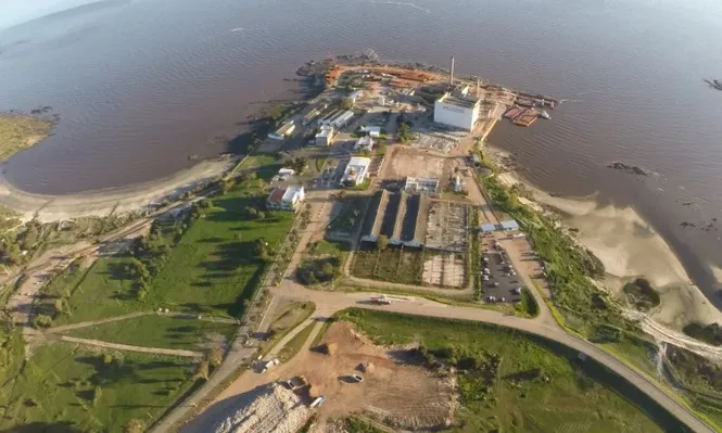 Presidencia interviene por atraso en ejecución de la regasificadora