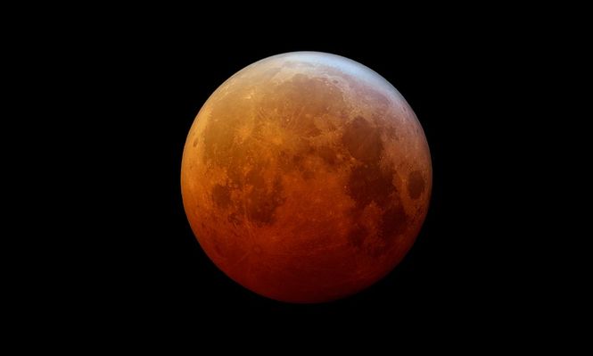 Luna de sangre en Argentina 2025: ¿Por que se llama así y explicación del fenómeno que teñirá el cielo?