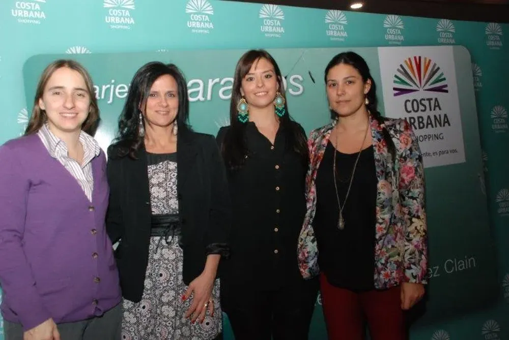 Marianela Garbarino, Carolina Perrone, Macarena Silva y Mariana Resala