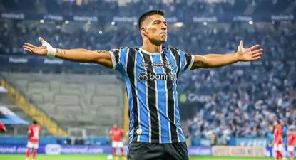 Suárez no jugó pero igual celebró con Gremio
