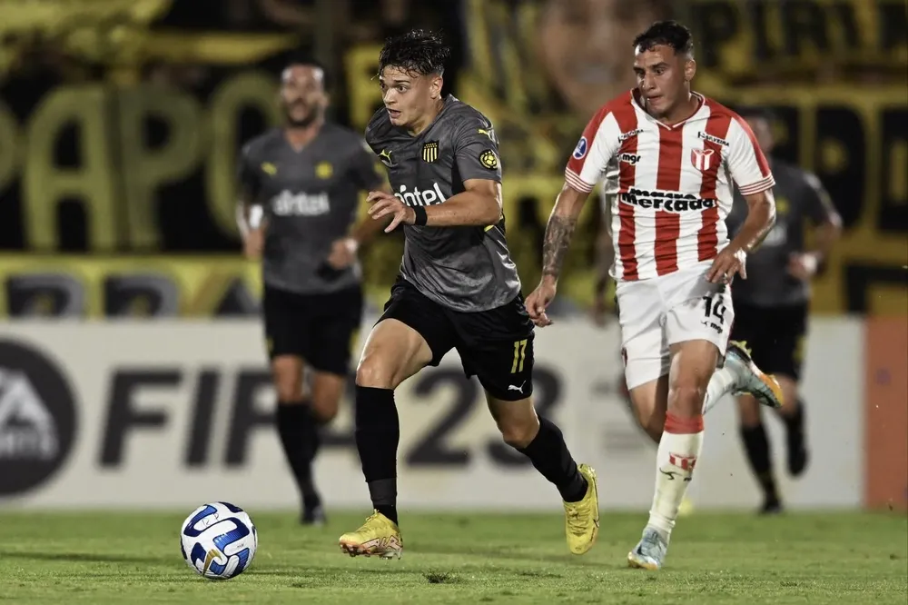 Peñarol y River vuelven a jugar este sábado