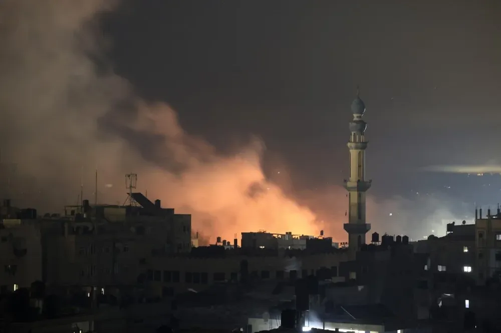 El ejército israelí aumentó los bombardeos en el centro y sur de Gaza.