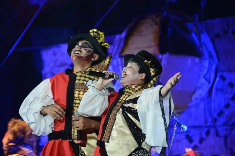 Integrantes de Saphirus: la mejor de las nueve revistas que concursaron.