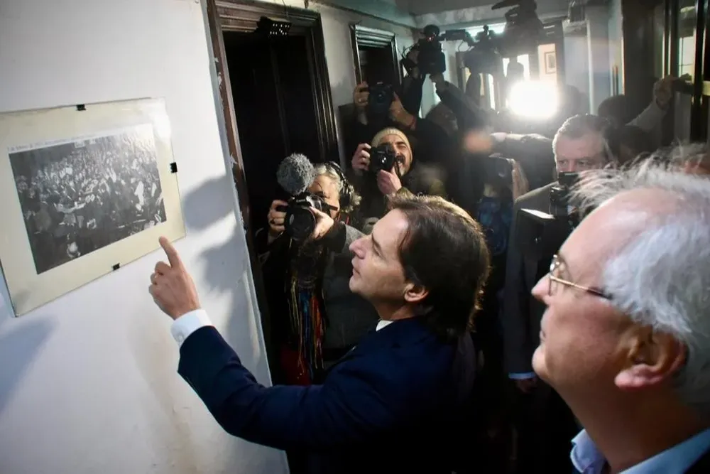 El presidente Luis Lacalle Pou se reunió con Fernando Pereira, a quien le presentó el borrador del proyecto de reforma de seguridad social
